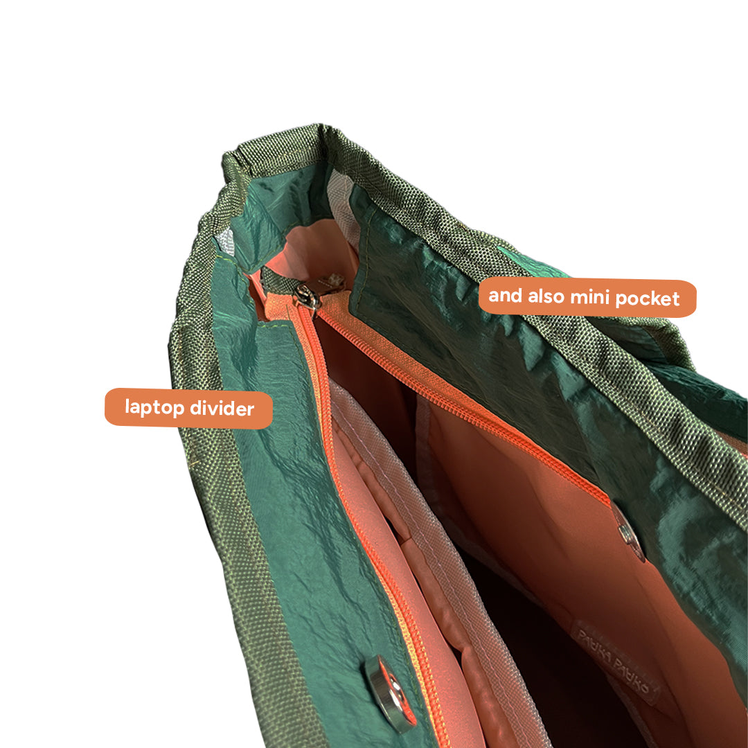 Active Racquet Totepack in Festive Emerald