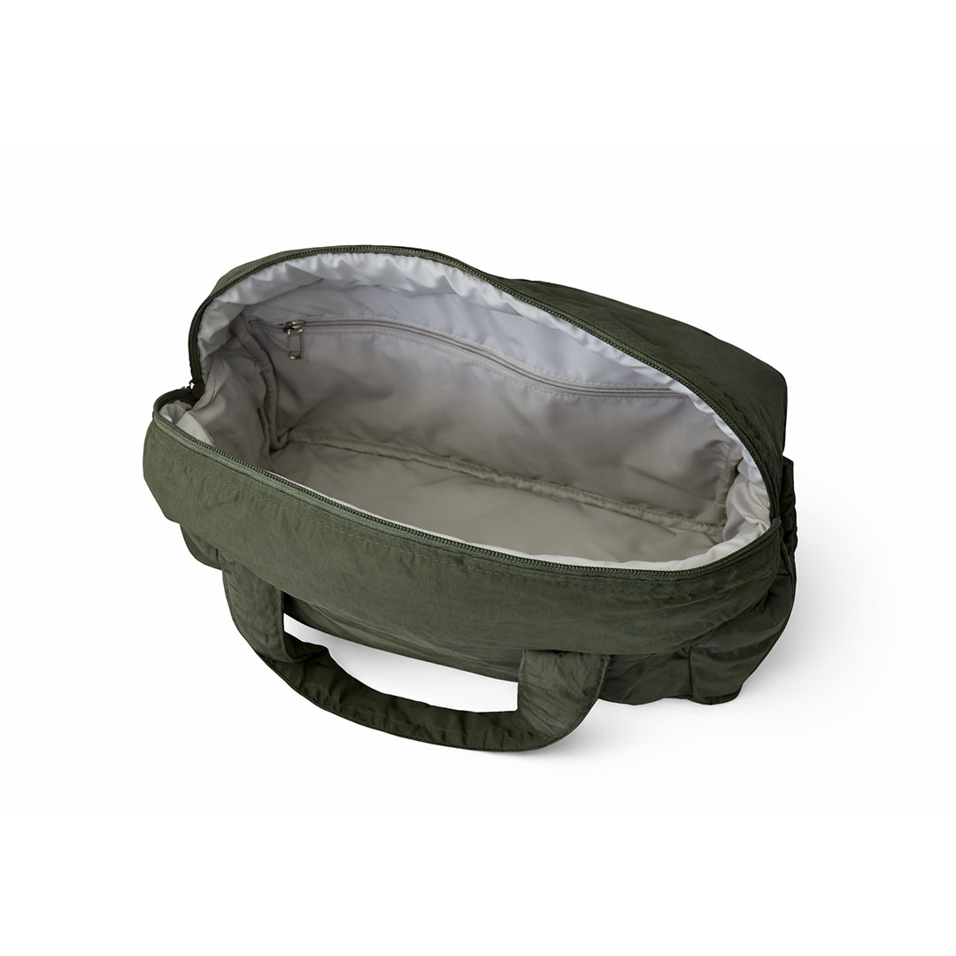 Medium Duffle Shoulder Bag in Pesto Oil