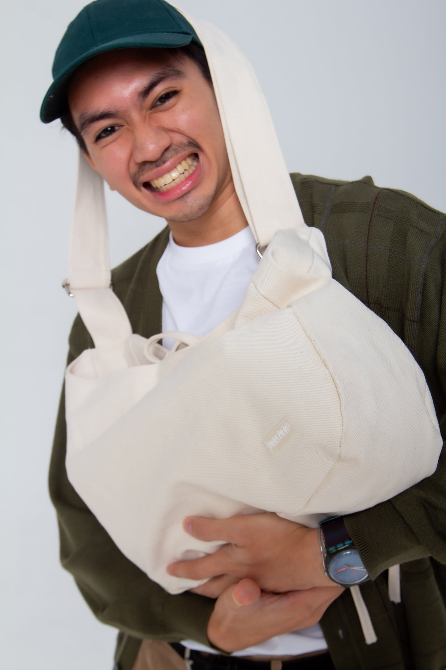 Relaxed Messenger Bag in Calming Ivory
