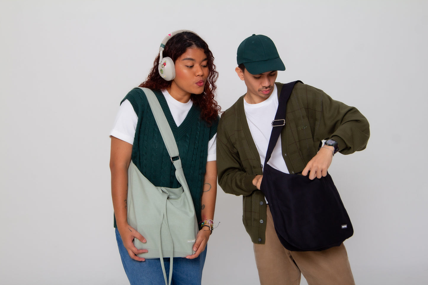 Relaxed Messenger Bag in Peaceful Sage