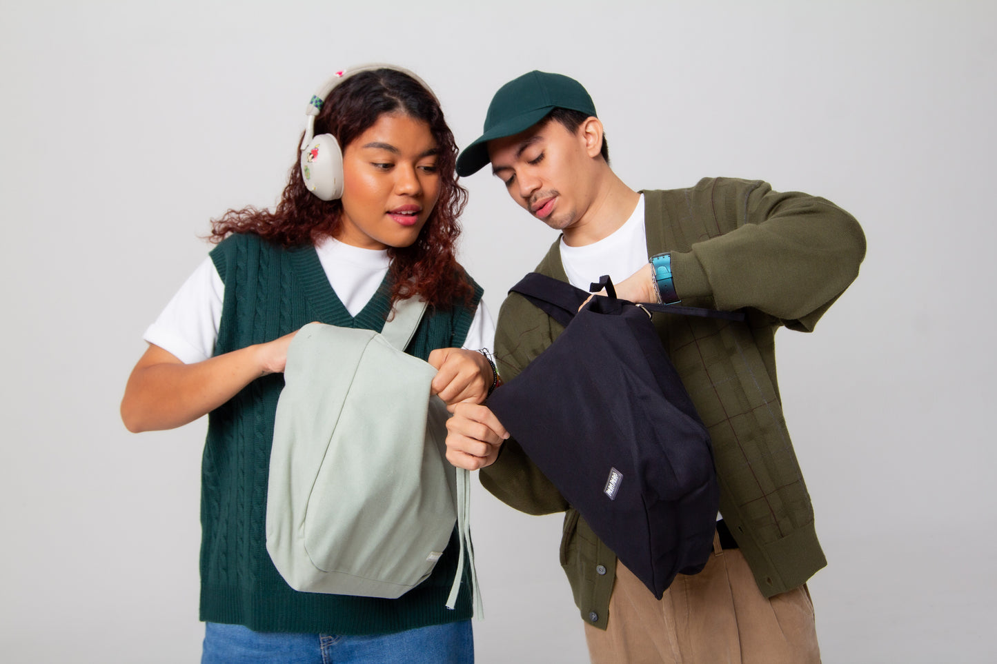 Relaxed Messenger Bag in Peaceful Sage