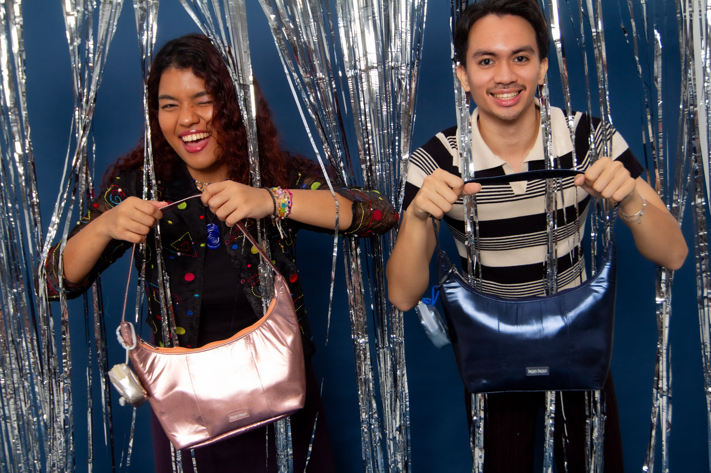 Gleam Shoulder Bag in Midnight Alloy