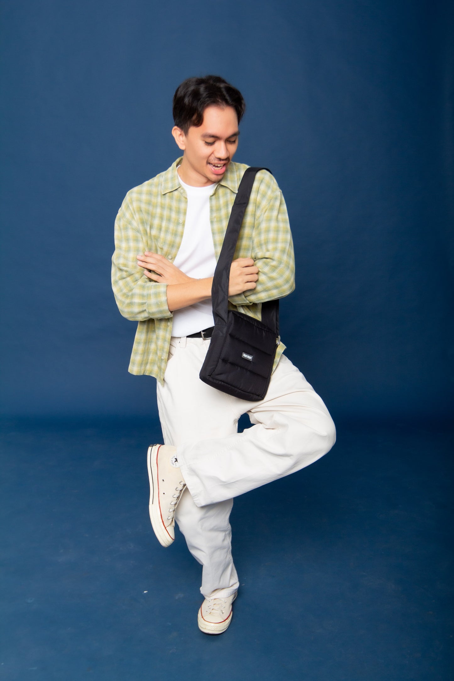 Medium Puffer Bag in Mysterious Black