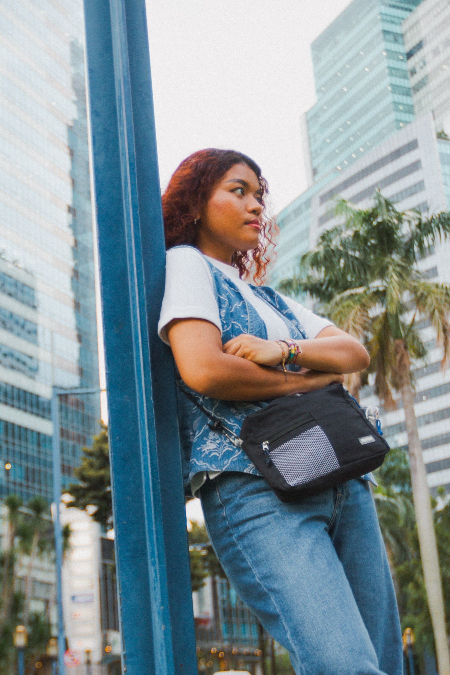 Everyday Multi-Way Sling Bag in Mysterious Black